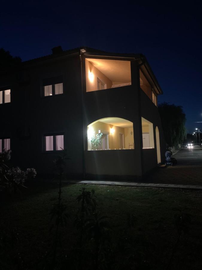 Apartment Creo Loborika Marcana ภายนอก รูปภาพ